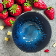 Afbeelding in Gallery-weergave laden, Handmade hand painted blue feather design food safe coconut bowl and spoon Set with free gift bamboo straw and gift box - Marissa's Garden & Gift