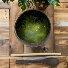 Indlæs billede til gallerivisning Handmade hand painted green feather design food safe coconut bowl and spoon Set with free gift bamboo straw and gift box - Marissa's Garden & Gift