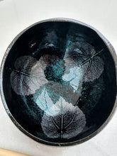 Afbeelding in Gallery-weergave laden, Handmade hand painted blue leaf design food safe coconut bowl and spoon Set with free gift bamboo straw and gift box - Marissa's Garden & Gift