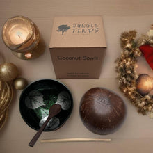 Indlæs billede til gallerivisning Handmade hand painted green leaf design food safe coconut bowl and spoon Set with free gift bamboo straw and gift box - Marissa's Garden & Gift