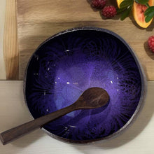 Afbeelding in Gallery-weergave laden, Handmade hand painted purple feather design food safe coconut bowl and spoon Set with free gift bamboo straw and gift box - Marissa's Garden & Gift