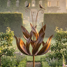 Laden Sie das Bild in den Galerie-Viewer, Robins of Sherwood bronze wind spinner