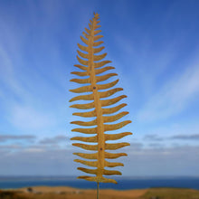 Indlæs billede til gallerivisning Handmade rusty garden/outdoor rusty fern leaf 99cm - Marissa's Garden & Gift