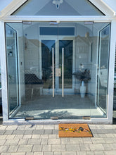 Afbeelding in Gallery-weergave laden, Doormat Indoor / Outdoor | Non Slip Bold Bird Design Entrance Welcome Mat (line of birds)60 x 40 x 20cm - Marissa's Garden & Gift