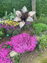 Charger l'image dans la galerie, Handmade bronze Lily metal garden/outdoor flower for outdoors/garden 125cm - Marissa's Garden & Gift