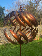 Indlæs billede til gallerivisning Kenwood Burnished Gold Garden Wind Sculpture Spinner - Marissa's Garden & Gift