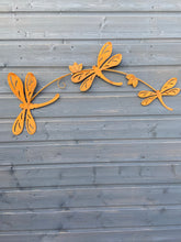 Indlæs billede til gallerivisning Rustic dragonfly garden/outdoor wall art - Marissa's Garden & Gift