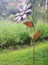 Afbeelding in Gallery-weergave laden, Handmade garden/outdoor sunflower metal garden ornament rusty and silver 89cm - Marissa's Garden & Gift