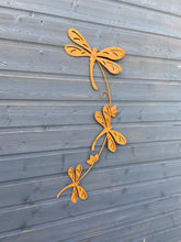 Indlæs billede til gallerivisning Rustic dragonfly garden/outdoor wall art - Marissa's Garden & Gift
