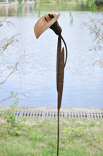 Afbeelding in Gallery-weergave laden, Handmade rusty garden/outdoor calla Lily 120cm - Marissa's Garden & Gift