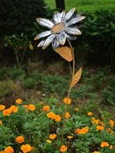 Afbeelding in Gallery-weergave laden, Handmade garden/outdoor sunflower metal garden ornament rusty and silver 89cm - Marissa's Garden & Gift
