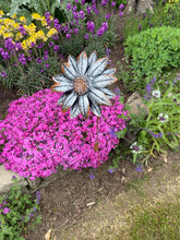 Afbeelding in Gallery-weergave laden, Handmade garden/outdoor sunflower metal garden ornament rusty and silver 89cm - Marissa's Garden & Gift