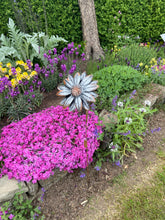 Afbeelding in Gallery-weergave laden, Handmade garden/outdoor sunflower metal garden ornament rusty and silver 89cm - Marissa's Garden & Gift