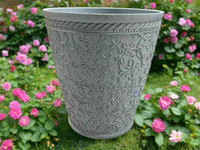 Charger l&#39;image dans la galerie, 29cm Blenheim pale blue flower pot - Marissa&#39;s Garden &amp; Gift
