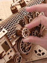 Afbeelding in Gallery-weergave laden, DIY Model wooden kit train - Marissa&#39;s Garden &amp; Gift
