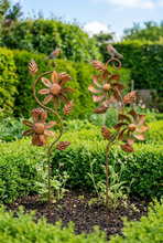 Laden Sie das Bild in den Galerie-Viewer, Bronze Bird Spinner garden ornament/windspinner - Marissa's Garden &amp; Gift
