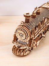 Afbeelding in Gallery-weergave laden, DIY Model wooden kit train - Marissa&#39;s Garden &amp; Gift
