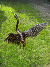 Laden Sie das Bild in den Galerie-Viewer, Large Bronze with gold brush Heron Dimensions are 79 x 60 x 107cm. | Garden Statue | Bird Yard Art | Outdoor Decor
