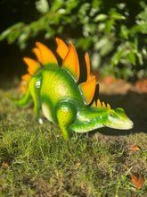 Charger l&#39;image dans la galerie, Garden sculpture dinosaur Stegosaurus - Marissa&#39;s Garden &amp; Gift
