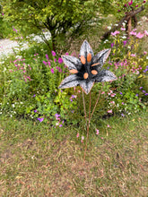 Load image into Gallery viewer, Handmade garden/outdoor lily metal garden ornament rusty and silver 110 cm Handmade garden/outdoor lily metal garden ornament rusty and silver 110 cm
