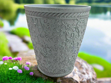 Charger l&#39;image dans la galerie, 29cm Blenheim pale blue flower pot - Marissa&#39;s Garden &amp; Gift
