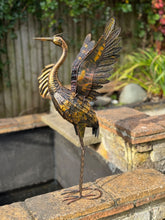 Laden Sie das Bild in den Galerie-Viewer, Small Bronze Metal with gold brush Heron Garden Statue with wings up 70cm with ground peg
