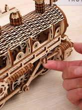 Afbeelding in Gallery-weergave laden, DIY Model wooden kit train - Marissa&#39;s Garden &amp; Gift

