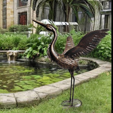 Afbeelding in Gallery-weergave laden, Large Bronze with gold brush Heron Dimensions are 79 x 60 x 107cm. | Garden Statue | Bird Yard Art | Outdoor Decor
