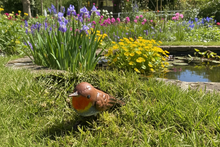 Load image into Gallery viewer, Handmade powder coated metal bird Robin
