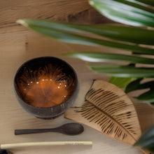 Laden Sie das Bild in den Galerie-Viewer, Handmade hand painted orange  feather design food safe coconut bowl and spoon Set with free gift bamboo straw and gift box

