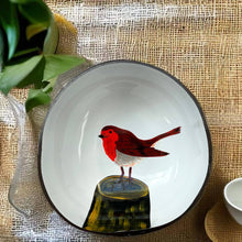 Afbeelding in Gallery-weergave laden, Handmade Robin coconut bowl
