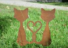 Laden Sie das Bild in den Galerie-Viewer, Exterior Rustic Rusty Metal love Cats Bonded with a heart Feline Garden Fence Topper Yard Art Gate Post Sculpture Gift Present measuring 32.5 x 0.4 x 42cm
