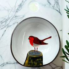 Afbeelding in Gallery-weergave laden, Handmade Robin coconut bowl
