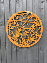 Laden Sie das Bild in den Galerie-Viewer, Handmade rusty 60cm wall plaque of blackbird, wren and hedgerow Wall Plaque, Rusted Aged Metal indoor/ outdoor Garden Wall Art
