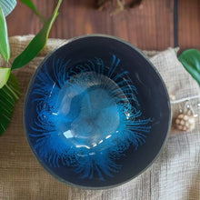 Laden Sie das Bild in den Galerie-Viewer, Handmade hand painted blue feather design food safe coconut bowl and spoon Set with free gift bamboo straw and gift box
