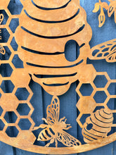Laden Sie das Bild in den Galerie-Viewer, Handmade rusty 60cm rusty wall plaque of bees and honeycomb Tree Wall Plaque, rusty patina , Garden Wall Art
