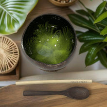 Laden Sie das Bild in den Galerie-Viewer, Handmade hand painted green feather design food safe coconut bowl and spoon Set with free gift bamboo straw and gift box
