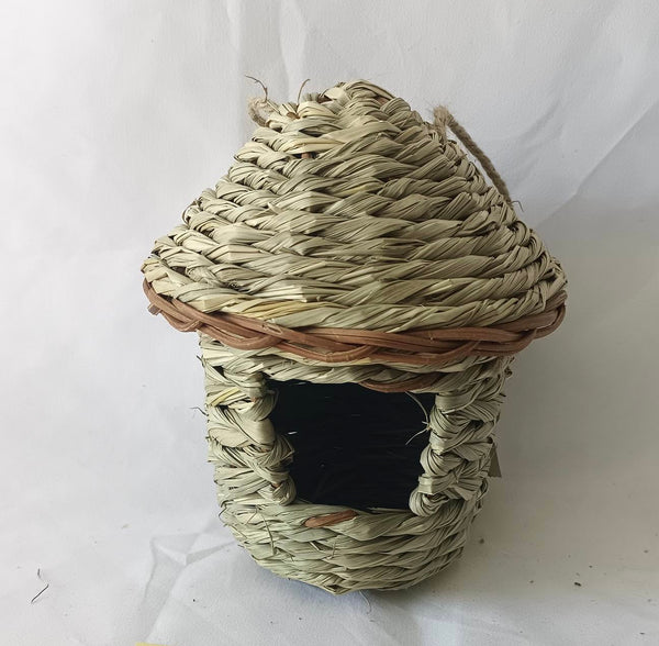 Handmade hut weave rattan birdhouse