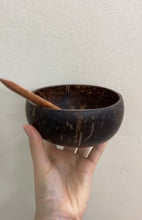 Afbeelding in Gallery-weergave laden, Food safe natural coconut bowl &amp; wooden spoon
