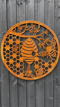 Video laden en afspelen in Gallery-weergave, Handmade rusty 60cm rusty wall plaque of bees and honeycomb Tree Wall Plaque, rusty patina , Garden Wall Art
