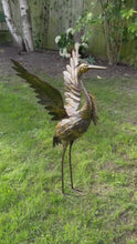 Video laden en afspelen in Gallery-weergave, Small Bronze Metal with gold brush Heron Garden Statue with wings up 70cm with ground peg
