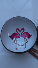 Video laden en afspelen in Gallery-weergave, Handmade Flamingo coconut bowl
