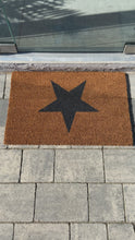 Indlæs og afspil video i gallerivisning Door Mats Indoor / Outdoor | Non Slip Star Design Entrance Welcome Mat (black Star) 60 x 40 x 20cm
