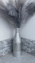 Indlæs og afspil video i gallerivisning Sølv &amp; sort flaske bambus høj vase 47 cm gulvvase eller bordvase
