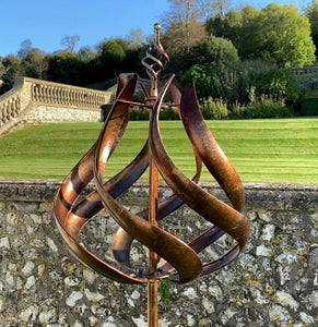 Spinner de sculpture éolienne de jardin en or bruni Roseland