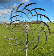 Afbeelding in Gallery-weergave laden, Wembury tuinwind sculptuur spinner zilver
