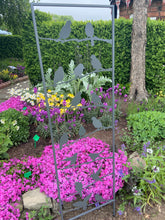 Indlæs billede til gallerivisning Silver grey garden/outdoor bird trellis plant support measuring 139cm high
