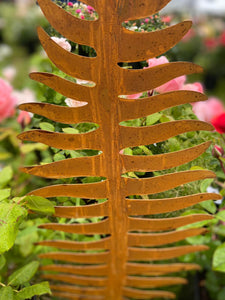 Handmade rusty garden/outdoor rusty fern  leaf 99cm