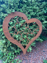 Afbeelding in Gallery-weergave laden, Rusty heart stake 67cm
