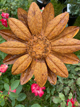 Load image into Gallery viewer, Handmade sunflower garden/outdoor metal garden ornament 89cm
